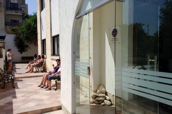 Malta Blick auf Sonnenterrasse GSE Sprachschule St. Julians