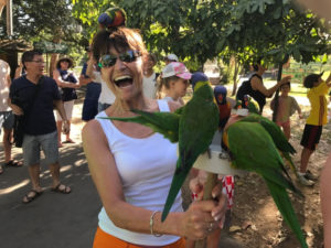 Sprachreise Teilnehmerin 50 Plus Australien mit Papageien