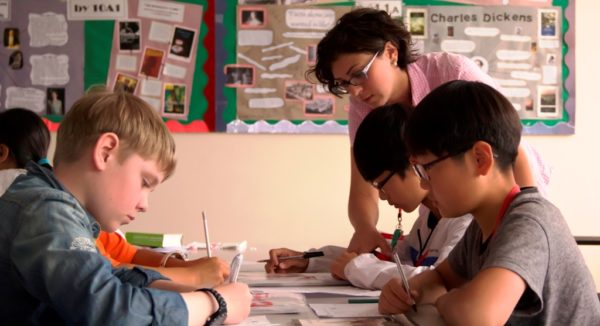 Familiensprachreise England Canterbury, Kinder lernen fleissig Englisch
