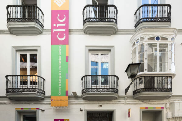 Familiensprachreise Spanien Clic Sevilla Sprachschule Gebäude