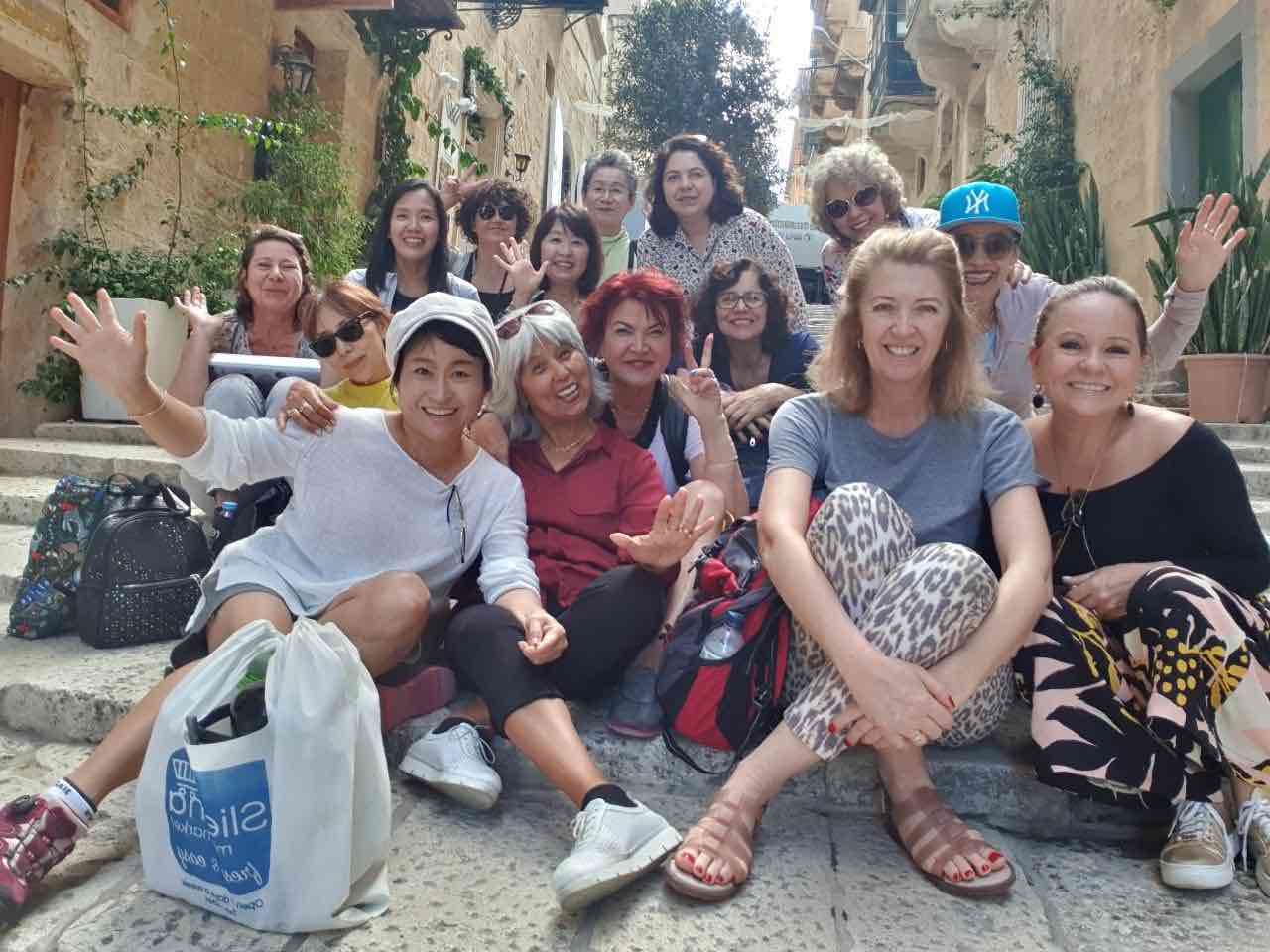 Sprachreise Malta Erwachsene ab 50 mit Sprachschule Valletta, Golden Age, Englischkurs in Valletta, Gruppenfoto