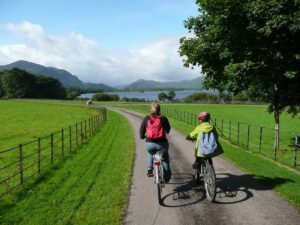 Familiensprachreisen Irland Familie Fahrrad fahren Killarney Nationalpark