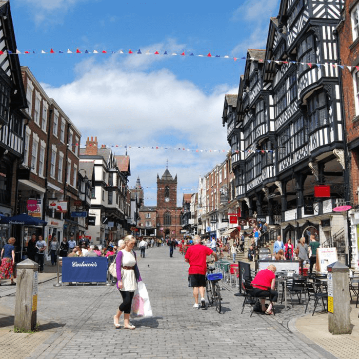 Sprachreise Englisch Blick in die Altstadt von Chester mit Fachwerkhäusern